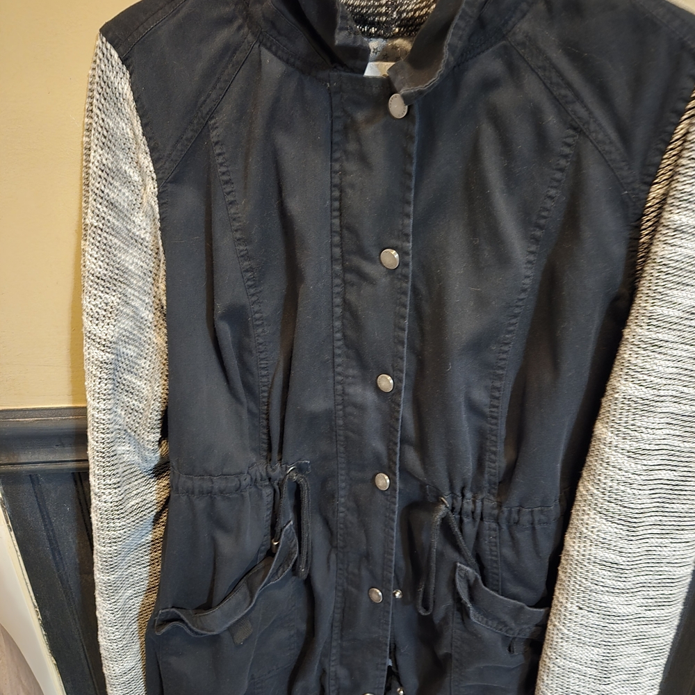 Women's Black and Gray Jacket